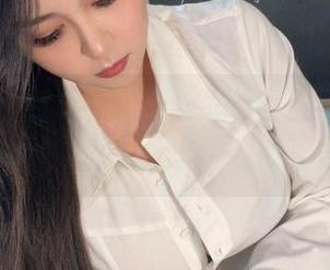 微密圈 - 120斤的小王同学的居家女仆写真，网盘线上也能闪烁温情的瞬间。