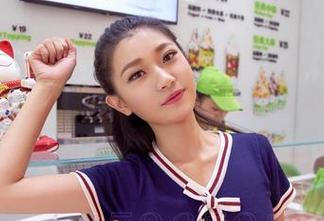 细高叉的感觉，爱丝写真，唉，这种画面太难得了。