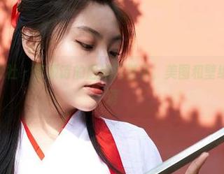 MiiTao蜜桃社 - 李颖诗的居横行健在，美图和壁纸填满每个角落