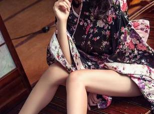 TouTiao头条女神 - 谁说红裙不能私下发光？JennyR的图片集将颠覆你的常识！