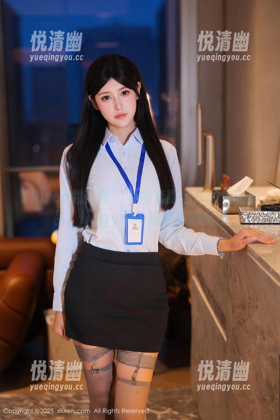 Xiuren秀人网 - 不按套路出牌的定制作品，lingyu69姐姐挑的怪物-悦清幽