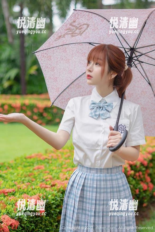 Xiuren秀人网 - 林悠悠的旗袍精选：这种优雅让人不禁想问，能不能穿到马路上去？-悦清幽