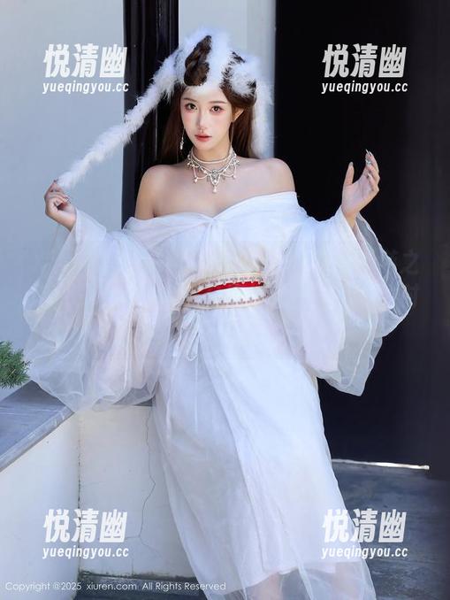 Xiuren秀人网 - 糖豆sisi的奶牛漫游之旅，最新发行中，分享慢镜头下的奶牛时光！-悦清幽