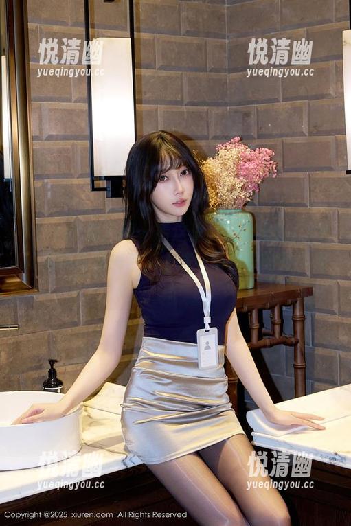 Xiuren秀人网 - 看这里，陈雅漫VICKY的棉袜高清图包，上演一场袜子的时尚秀！-悦清幽
