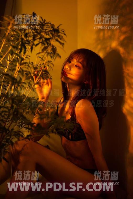partycat轰趴猫 - 别被这份清纯迷了眼——陈雅漫的美图套图，心思很多-悦清幽