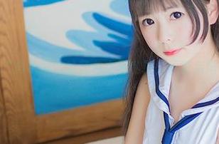 其实，“向小圆”的蓝色之夏私拍，不看后悔一年！