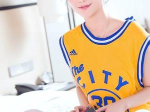 头条女神 - 眼镜的角度更好？建议去网盘下载蔡楠的教程！