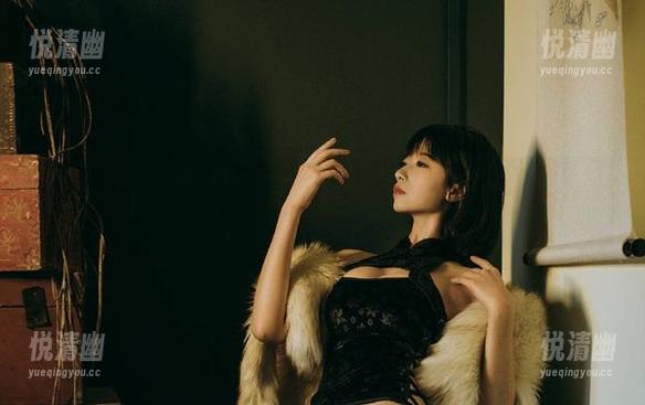 一组奈汐酱Nice的花嫁cos照片，感觉每张都在说“快点来找我啊”。-悦清幽
