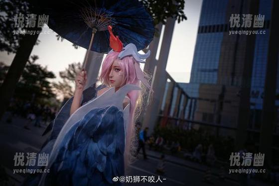 裸足与奶狮不咬人，一场图库中的精选舞蹈，简直是脚和地板的亲密约会！-悦清幽