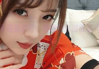 小女巫露娜套图：她的腿随时能取代标准尺码。