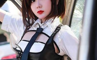 一场蓝色假日，您的蛋蛋在高清YouMi写真中游荡