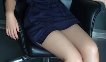 推女郎 - 夏倪可的红裙情怀：写真集更新，谁说红色不宜亲密接触？