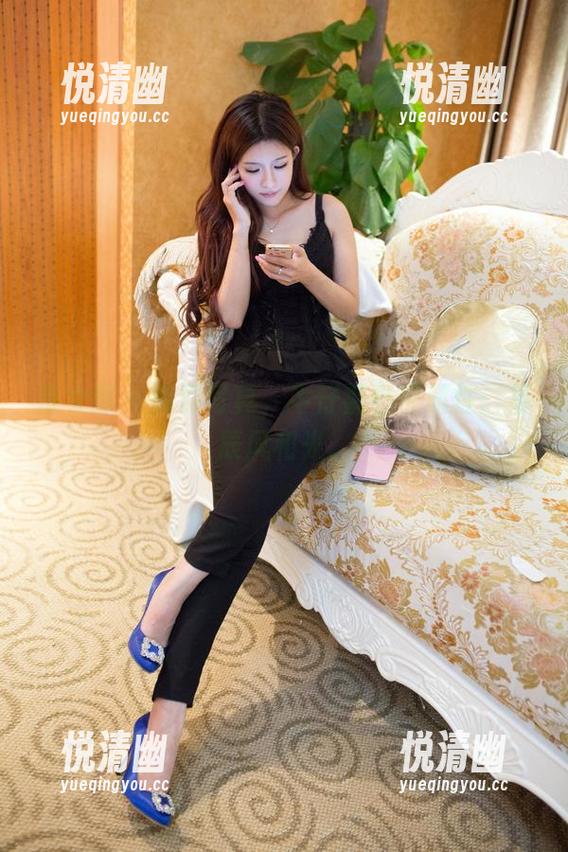 推女郎 - 免费写真，牛仔裤自带属性：星辰风和光。-悦清幽