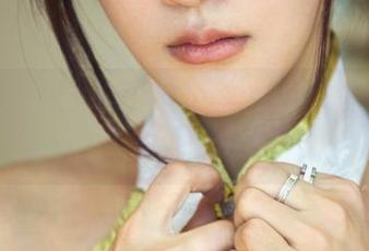 推女郎 - 照片档案：王根星熙的护士形象，诠释白衣无忧的小调皮