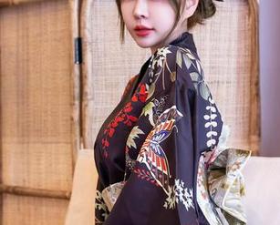 星颜社 - 李丽莎的自拍合集更新：谁在窥探她的角落？
