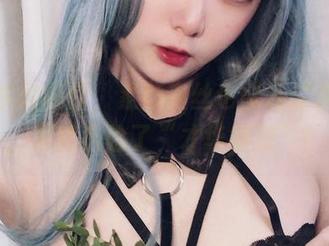 是青水的新作，素颜肉丝也能私拍成女神，果然应验了“才华横溢”！