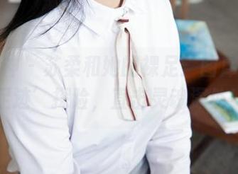 梦丝女神 - 苏柔和她的裸足：图库里的‘足迹’探险，直击灵魂深处！