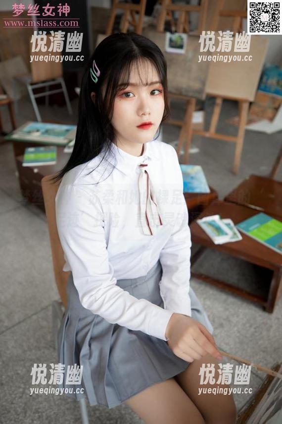 梦丝女神 - 苏柔和她的裸足：图库里的‘足迹’探险，直击灵魂深处！-悦清幽