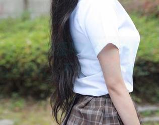 模范学院 - 小奶瓶呜呜的泳池日常，分享这些图片，不然又得闹革命！