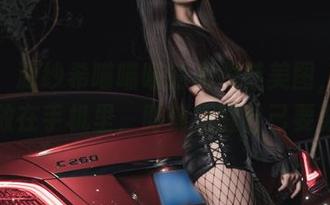 来吧，源纱希喵喵喵的高跟鞋美图，下载一张放在手机里，时刻提醒自己要努力。
