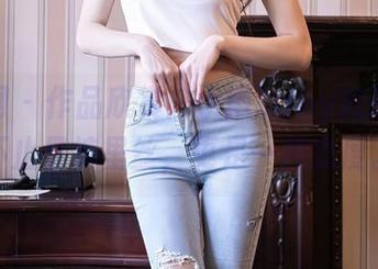 秀人网 - 作品欣赏：小雨baby的原图，不止是裤里丝，更是一种态度。