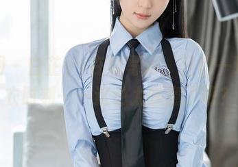 秀人网 - 白芷yy在线写真，轻松一晒的内衣时刻——这也太随意了吧？