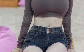 秀人网 - 姐姐的恍惚，定制的写真，麦田那一抹色调也难以定义