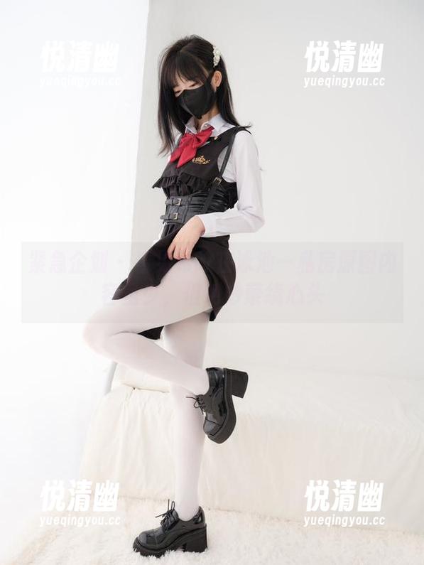 紧急企划 - 看见希w在泳池—私房原图内容虽少，但绝妙萦绕心头-悦清幽
