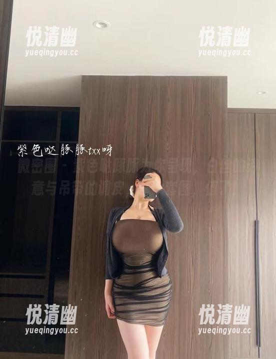 微密圈 - 紫色哒豚豚为你呈现，白丝的诗意与吊带的调皮，一个套图，值了！-悦清幽