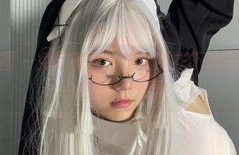 微密圈 - 免费看看，这红睡衣下的葱油饼er你能承受吗？