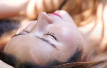 蜜桃社 - 伊琳的吊带合集——这一抹绚丽让我停驻