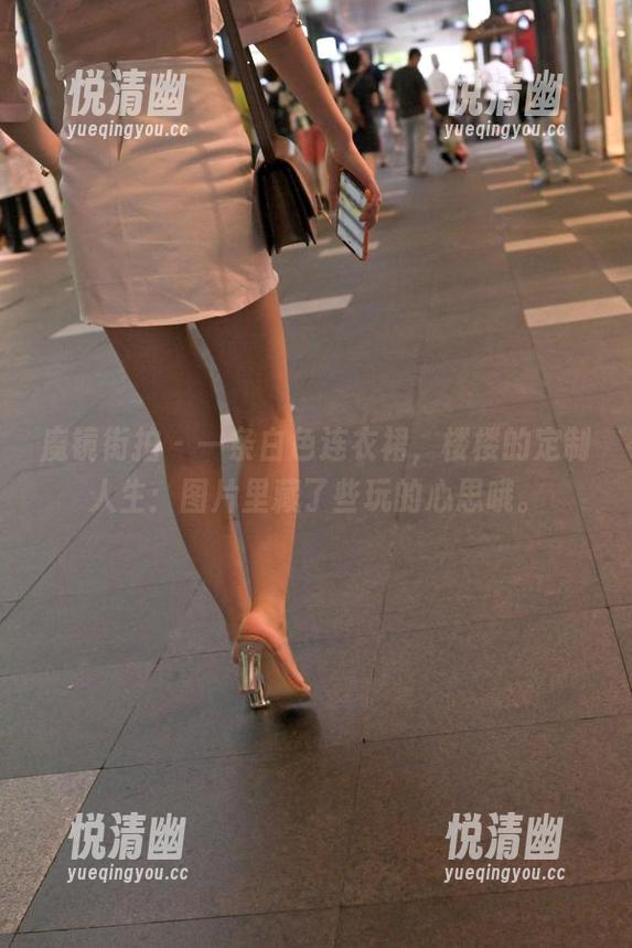 魔镜街拍 - 一条白色连衣裙，楼楼的定制人生：图片里藏了些玩的心思哦。-悦清幽