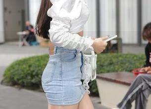 魔镜街拍：又一个蕾丝小姐姐私拍，让我捧心又腿软。