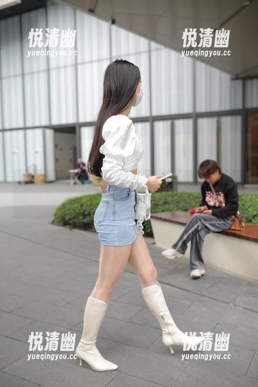 魔镜街拍：又一个蕾丝小姐姐私拍，让我捧心又腿软。-悦清幽